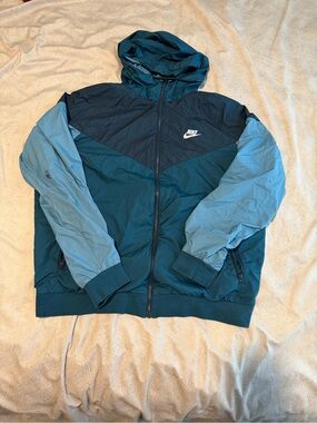 Nike Men's Teal and Light Blue Hooded Windbreaker